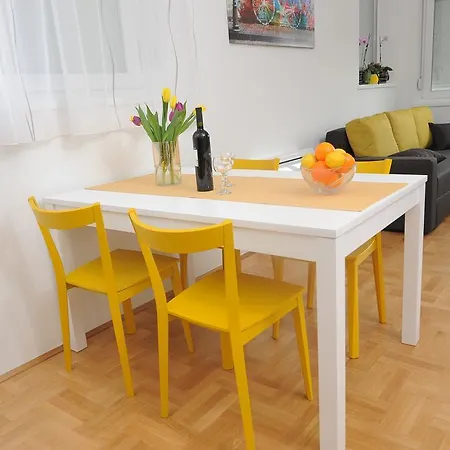 Amaros Apartman