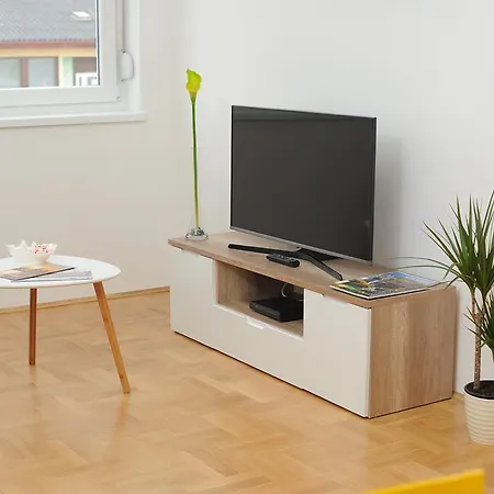 Amaros Apartman
